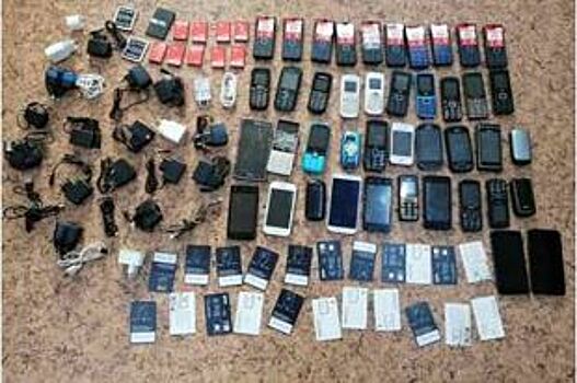 Более 40 телефонов пытались провезти в больницу для осужденных в Приангарье