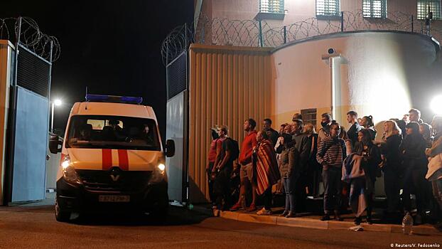 "На Окрестина все в синяках, крови, без зубов»