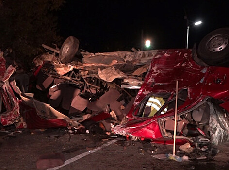 Большая автокатастрофа: 11 человек погибли в ДТП с грузовиком в Чувашии