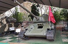 В ЮАР установили Знамя Победы на легендарный советский танк Т-34