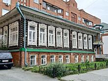Дом-памятник со столетней печкой переведут на центральное отопление в Новосибирске