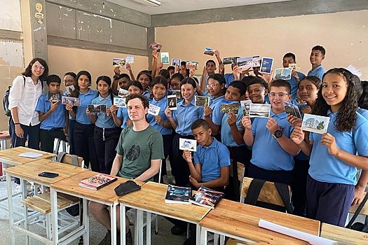 Школьники из России и Венесуэлы обменялись открытками на русском языке