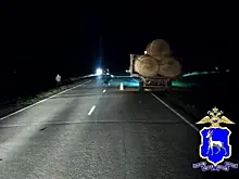 В Самарской области на трассе погиб мотоциклист после столкновения со стоящим трактором