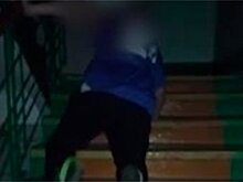 Российский школьник с переломом полз до кабинета врача и попал на видео