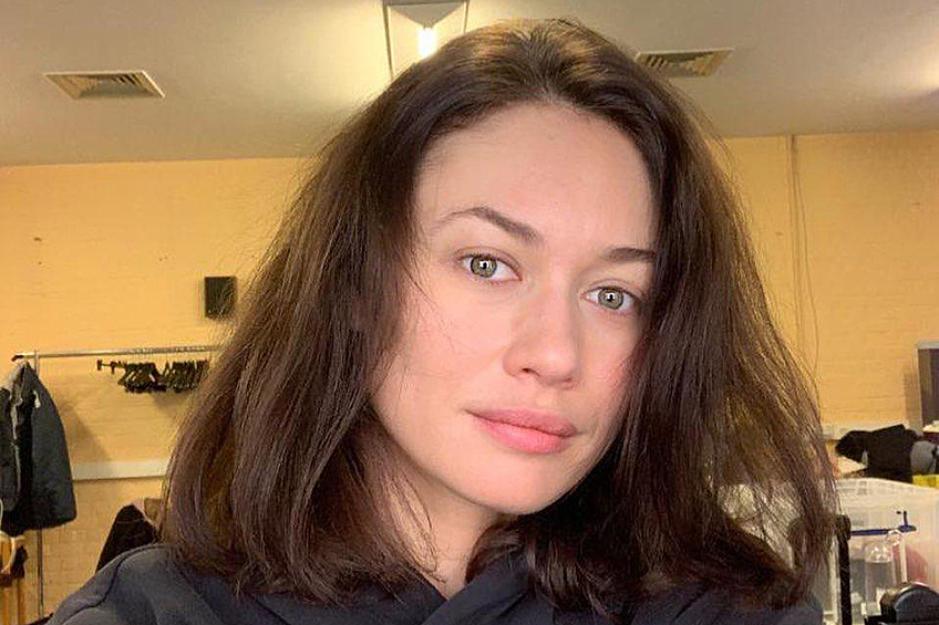 Украинская актриса и модель Ольга Куриленко, сыгравшая девушку Бонда тоже находится в изоляции в связи с положительным тестом на коронавирус.