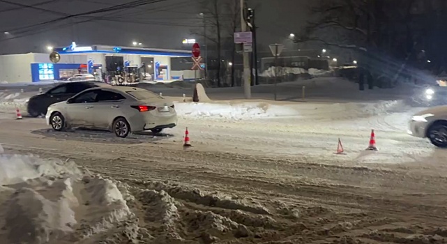 Мужчина попал под колеса иномарки в Нижнем Новгороде