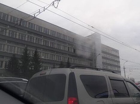 Прямо сейчас: в Уфе идет дым на фабрике «Конди»