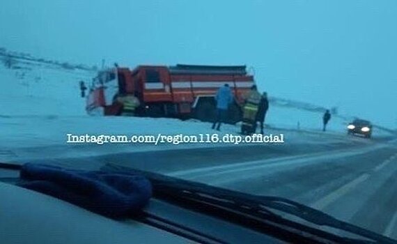 В соцсетях сообщили о смертельном ДТП в Татарстане с участием пожарного автомобиля
