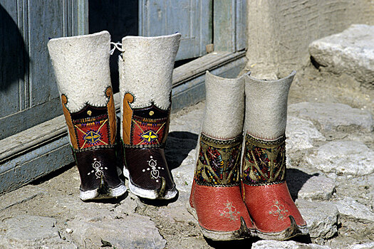 В Дагестане заработает несколько крупных обувных цехов
