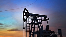Цена нефти марки Brent опустилась ниже $83 за баррель