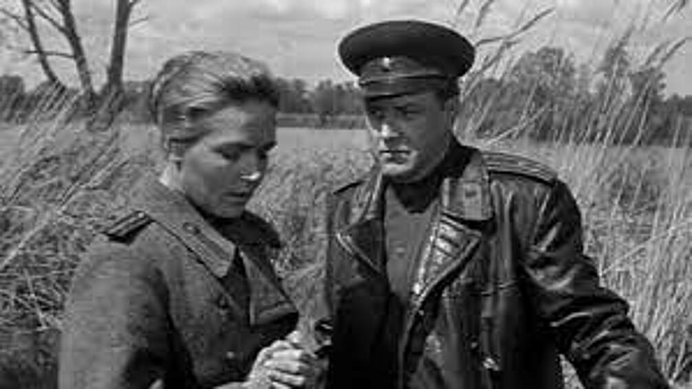 В 1964 году режиссер снял свой первый полнометражный фильм по мотивам рассказов Юрия Нагибина: «Пока фронт в обороне».