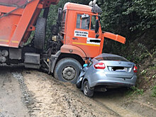 В Карелии молодой мужчина погиб в страшном ДТП: его машину смял грузовик