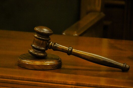 Суд в Москве дал условные сроки банковским служащим за кражу 1,3 млрд рублей