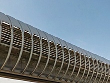 На Ботанике мужчина упал с лестницы пешеходного перехода, разбил голову и скончался