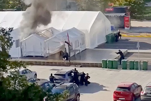 В Белграде мужчина открыл стрельбу на площади перед зданием парламента Сербии
