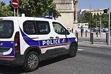 В Париже полицейская подаст жалобу за насилие на участника акции против полицейского насилия