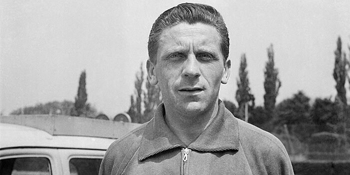 Старейший футболист сборной Франции умер в возрасте 94 лет