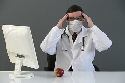 Федеральную сеть медико-психологической помощи хотят создать в РФ для медиков "красных зон"