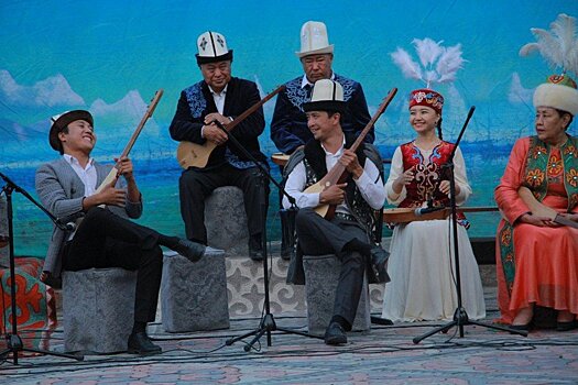 В Киргизии будут ежегодно отмечать День комуза