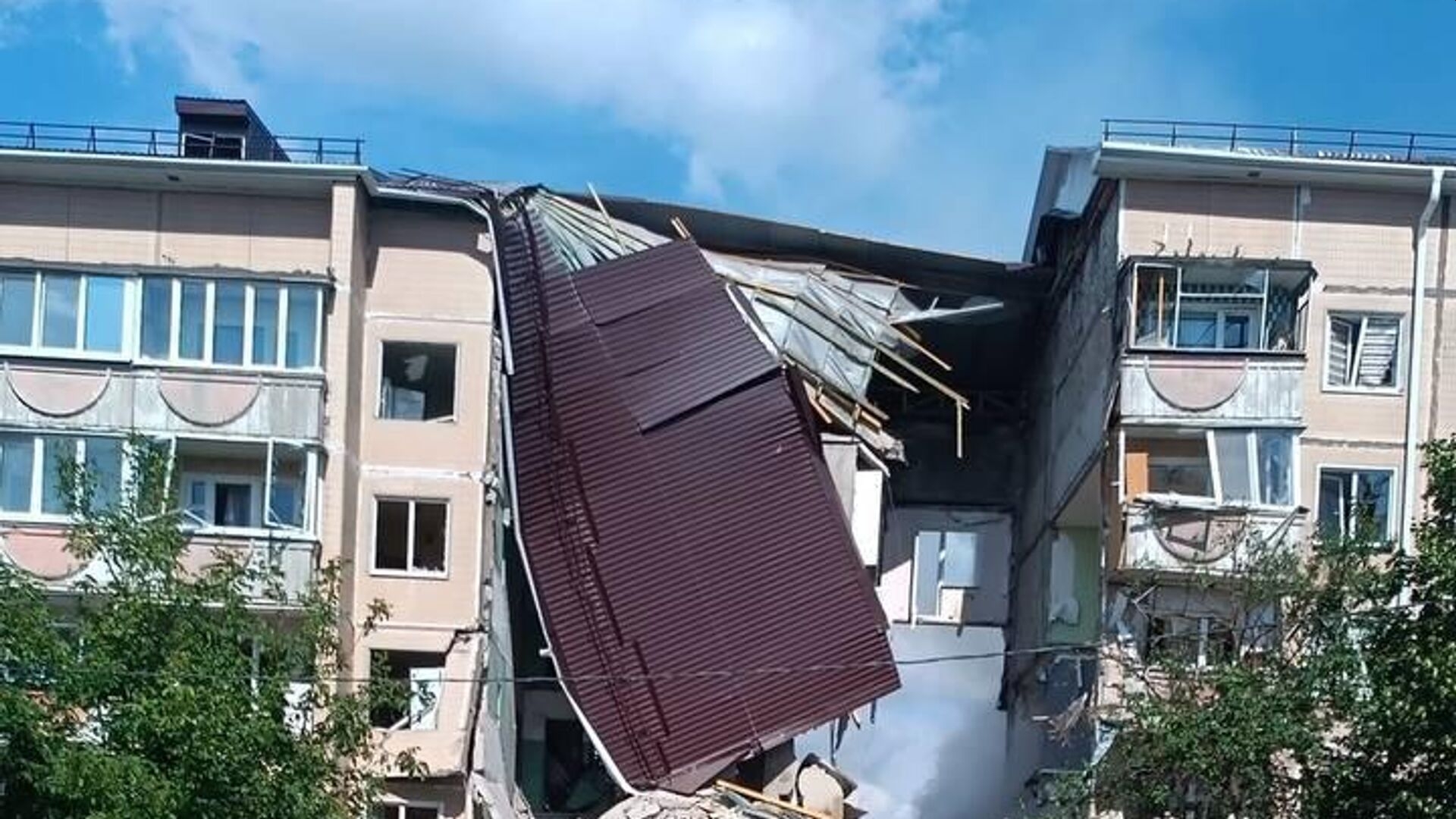 В Шебекине из-под завалов извлекли тела мужчины и женщины