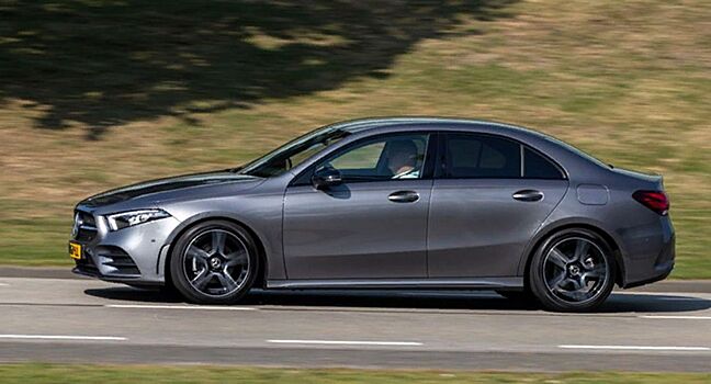 Mercedes-Benz предлагает беспроводные опции для старых моделей