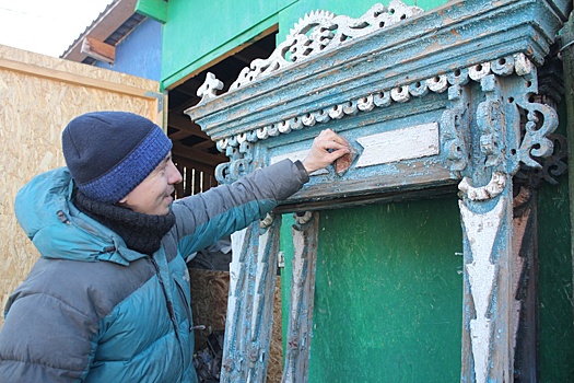 Тюменец перенесет на новое место старинный дом