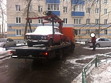 Брошенный автомобиль убрали с улицы Живописной