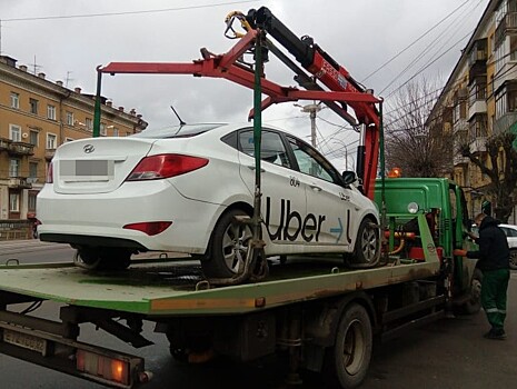 В Твери у таксиста "Uber" отобрали автомобиль