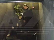 В Красноярске охрана вытолкала из бара девушек, избитых перед этим в туалете