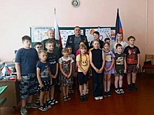 Ветераны-защитники Родины провели урок мужества для школьников в ДНР