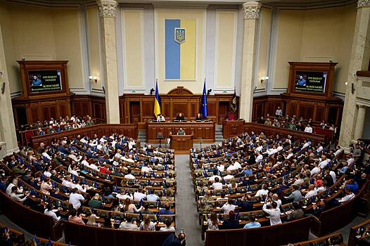 Несколько депутатов Верховной Рады сложили мандаты