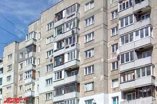 Администрация Нижнего взяла на контроль ситуацию с разрушающимся домом
