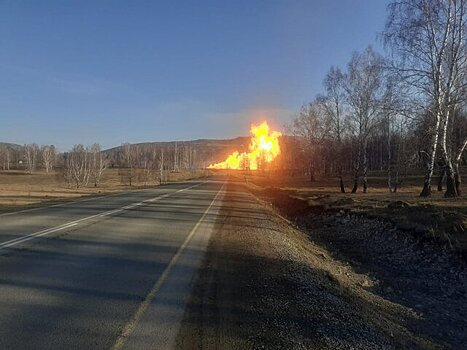 В Башкирии загорелся газопровод