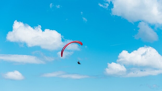 Двое россиян погибли при падении параплана