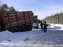 В жутком ДТП с лесовозом на свердловской трассе погиб ребенок
