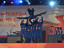 «Одна боль, одна гордость, одна мечта». Как прошел концерт народных исполнителей «Военные песни у Кремля»