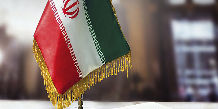 В Иране закрывают въезд в пять городов из-за третьей волны COVID-19