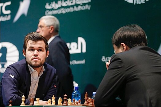 Норвежский шахматист Карлсен стал чемпионом мира по блицу