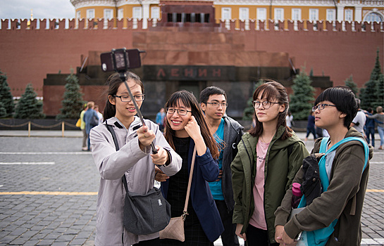 Москва подсчитала доходы от туристов