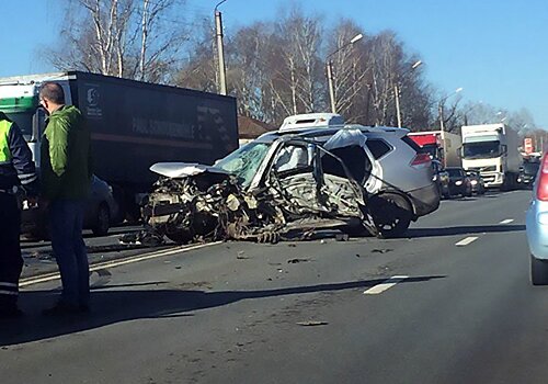 Три человека пострадали в ДТП на встречной полосе в Богородском районе