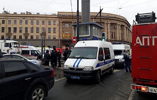 Горячие линии открыты в связи со взрывом в метро Петербурга