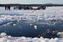 «Закрыл детей, приняв осколки на себя»