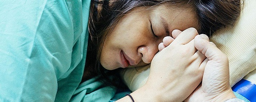 Ученые: Беременным женщинам стоит воздержаться от сна на спине