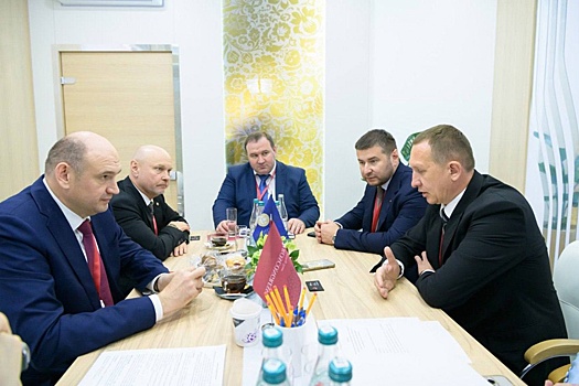 Оренбуржье и ГК "Акрон Холдинг" обсудили производство зарядных станций для электромобилей