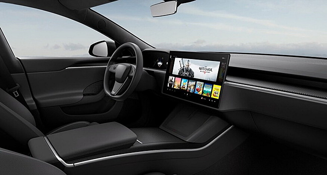  		 			У Tesla Model S появилась секретная опция круглого управления рулём 		 	
