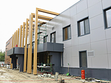 Строители завершают капитальный ремонт Дома культуры в Муравленко