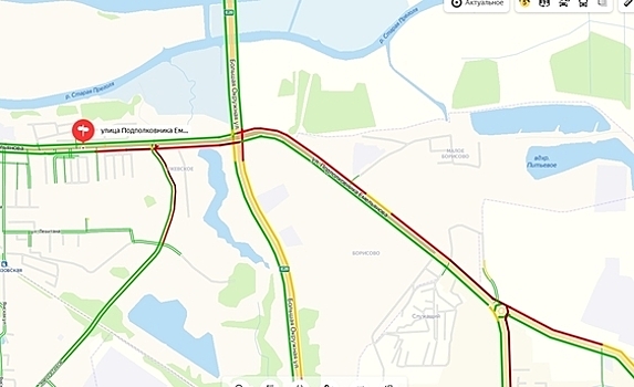 На Емельянова из-за ДТП с большегрузом образовалась пробка
