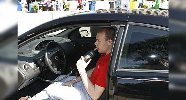 Алкозамки нужно использовать в отношении тех, кто уже садился пьяным за руль