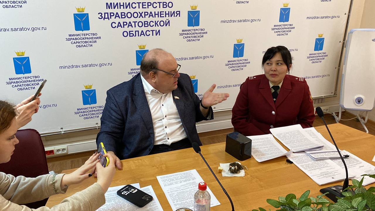 Министр Костин: В Саратовскую область корь регулярно заводят из Самары