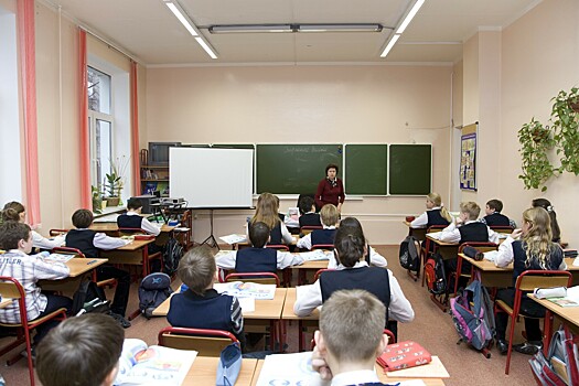 Учителям захотели списывать ипотеку. Но льгота коснётся не всех